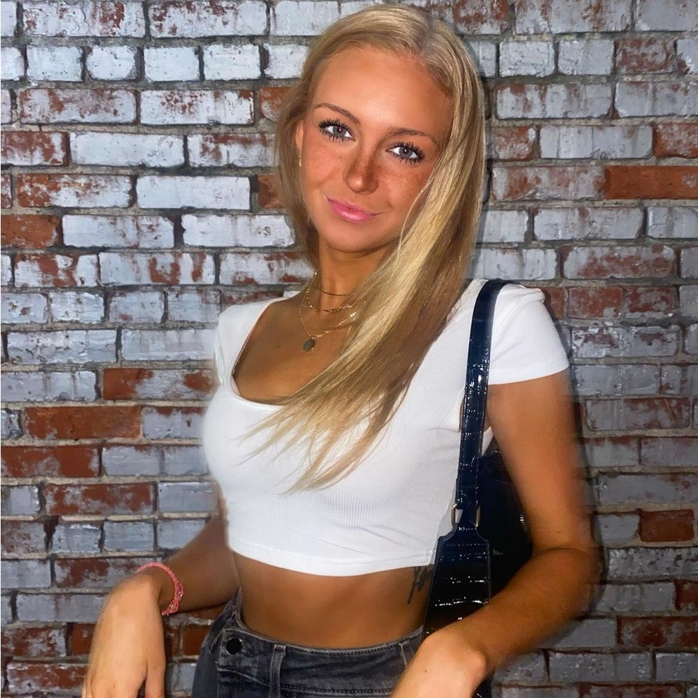 Style SXC/Victoria & Sophia Cropped White Top